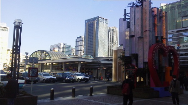 最寄りの駅・横浜駅
